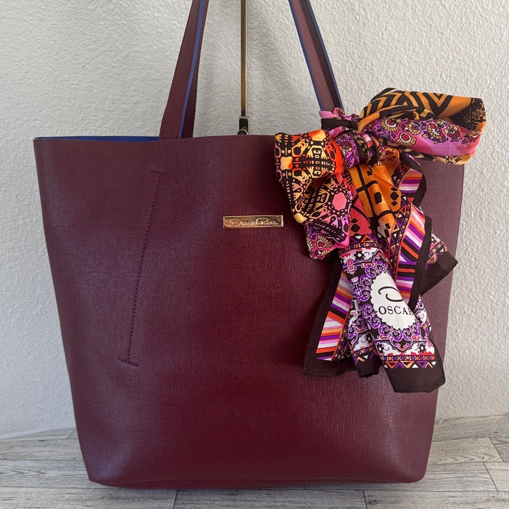 Oscar de la Renta Tote & Silk Scarf - Picture 2 of 15